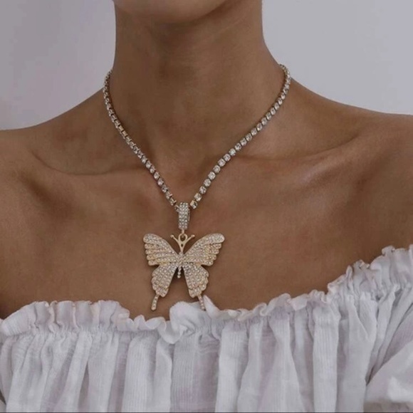 Jewelry - 3/$30 💛 Rhinestone Butterfly Necklace